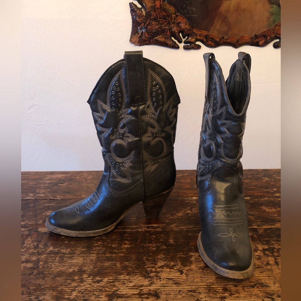 Very Volatile Black Denver Cowgirl Boots Size 8.5 Women’s